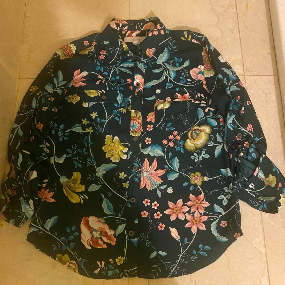 Ann Taylor LOFT Green Floral Patterned Women’s Shirt Small Petite